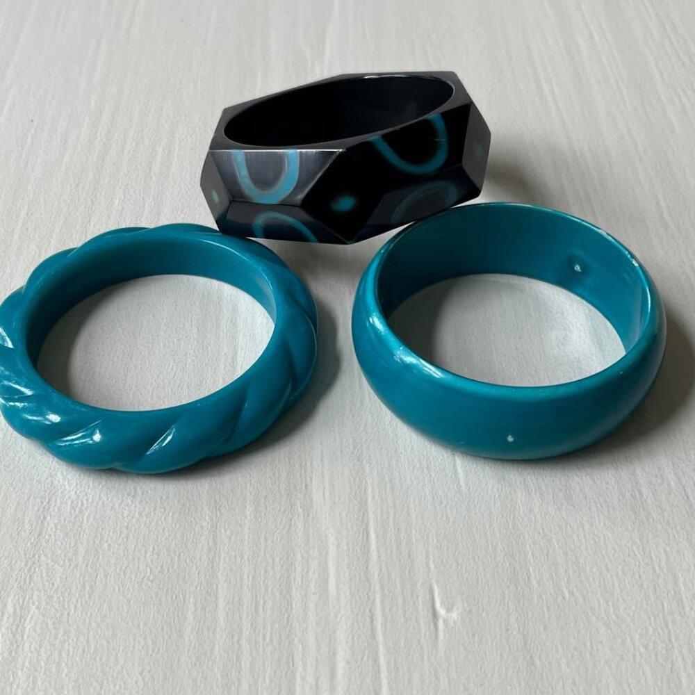 Elegant Blue Bangle Collection, Including Swirling Mod Pattern - Picture 3 of 6